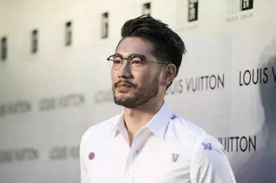 鬓角是哪里头发