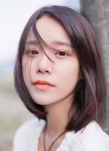 清新有气质的中长发直发发型图片