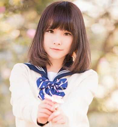 人气女学生中长发发型推荐