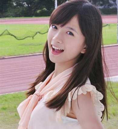 人气女学生中长发发型推荐