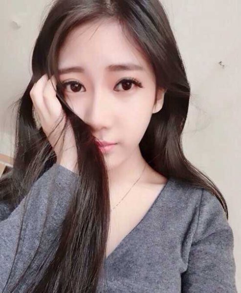 显清纯甜美女生长发发型推荐