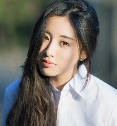 2024春季超浪漫气质女生长发发型