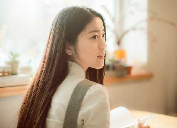 2024春季超浪漫气质女生长发发型