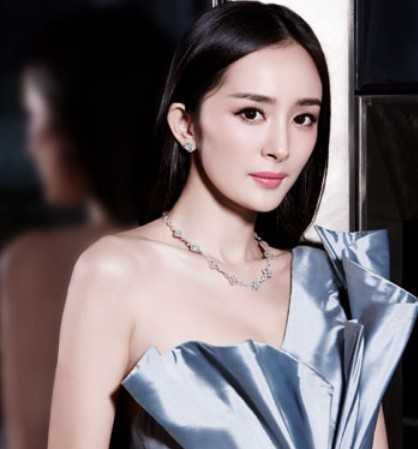 杨幂新娘长发造型清新优雅