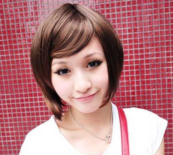 一览女生短发斜刘海甜美发型图片