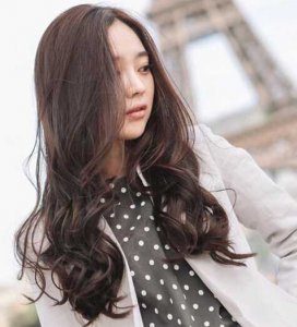 慵懒随性的大波浪长发图片 轻松飘逸的长卷发造型