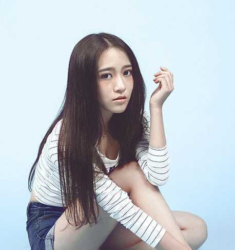 经典“最美”女生清新直发发型