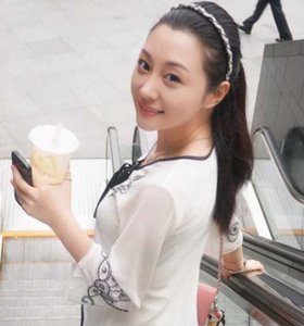 女生清爽甜美无刘海直发扎发发型 清新可爱无刘海直发扎发女生发型