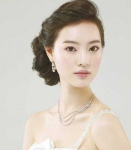 新娘子最新最美盘发发型大全 最新最美的新娘盘发发型合集