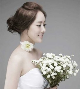 甜美优雅的韩式新娘盘发完成完美蜕变