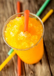 炎夏消暑饮品——西瓜芒果冰沙 清凉夏日西瓜芒果冰沙助你消暑