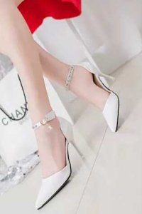 简约时尚的白色高跟鞋凉鞋 时尚白色高跟凉鞋
