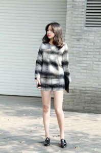 迷人淑女黑色中长发梨花头 黑发梨花美女魅力十足