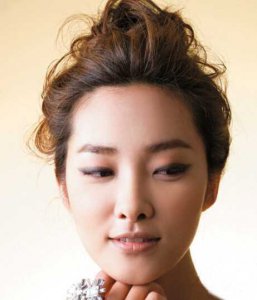 三款韩式扎发DIY教程打造高贵女王