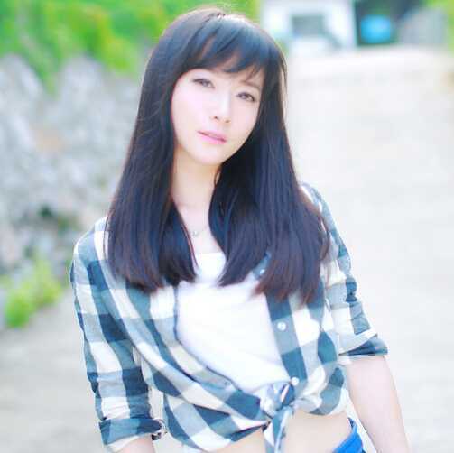 夏日简约气质女生中长发型