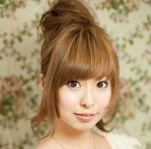活泼可爱丸子头的扎法图解大图 活泼可爱丸子头发型详细图解