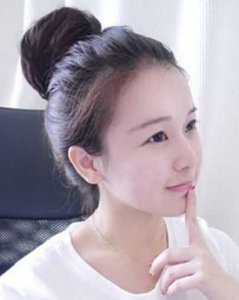 夏日显清爽 韩式甜美丸子头发型图片