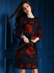 蝴蝶结女装连衣裙彰显优雅气质 优雅氛围中展现的蝴蝶结女装连衣裙