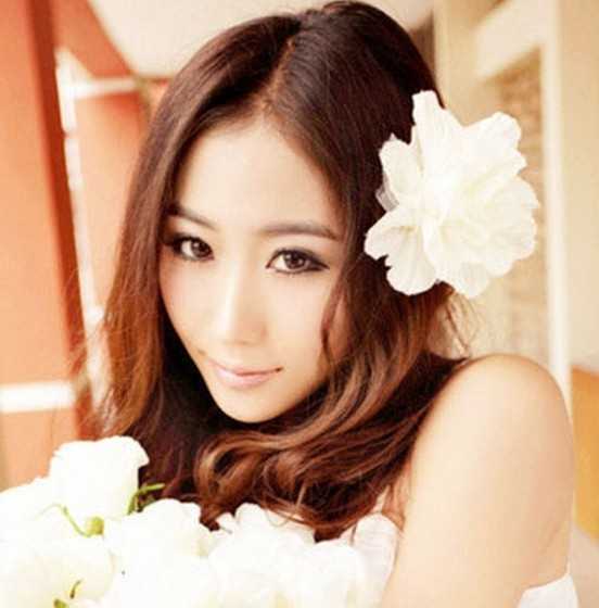 冬季气质女神范长卷烫发发型