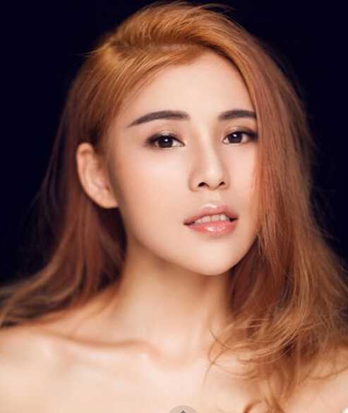 慵懒长发发型气质又迷人