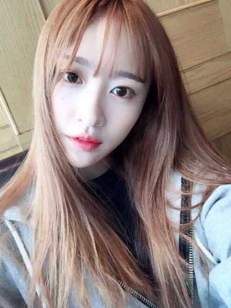 美眉美美的空气刘海发型图片欣赏