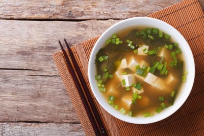 补钙食谱推荐：鸭血豆腐汤 鸭血豆腐汤：营养补钙的佳选