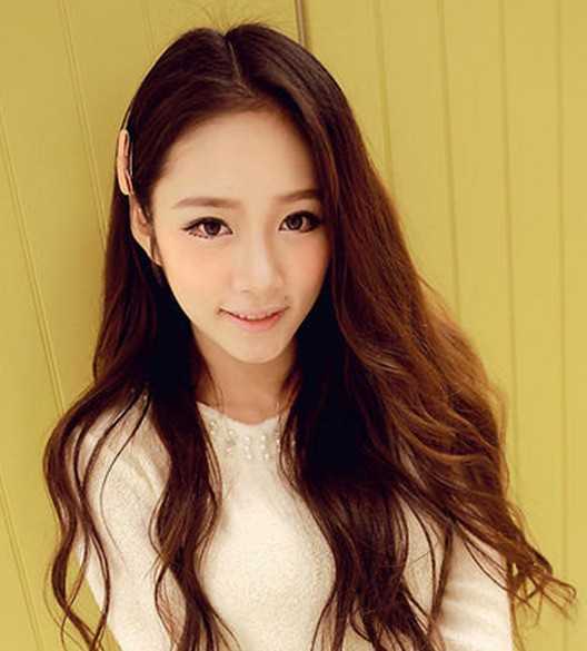 冬季大热绚丽优雅女生卷发发型