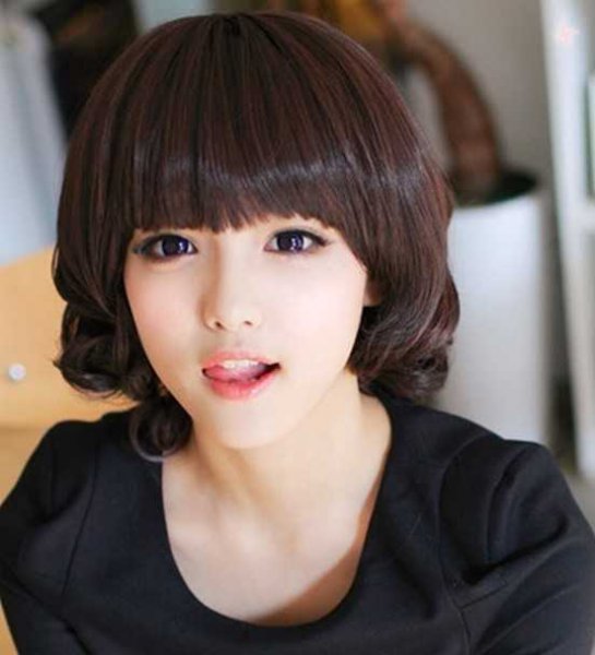 韩国女生甜美俏皮短卷发