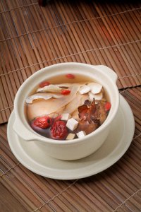 夏日清热靓汤——粟米胡萝卜鸭肉汤