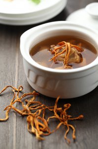 茶树菇炖排骨汤 秋季美容抗衰老