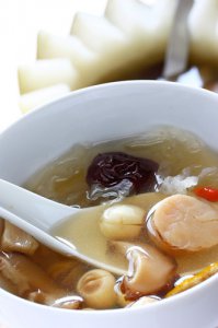 秋季养生第一汤：白银汤的做法 秋季养生必备制作白银汤的步骤