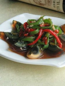 青椒皮蛋的做法教你做经典菜式