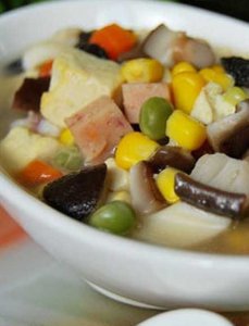豆腐焖蘑菇不但开胃更可减肥 豆腐焖蘑菇开胃又健康的减肥佳品