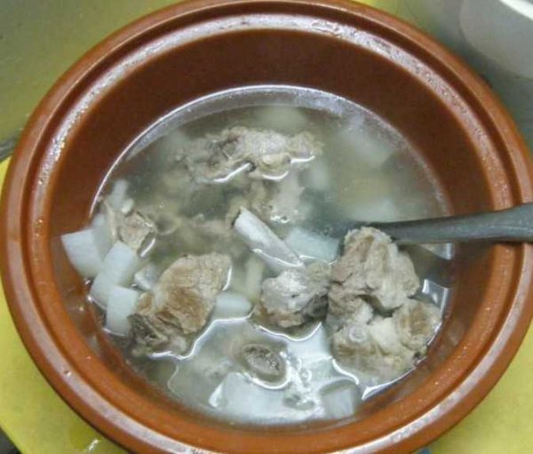 萝卜排骨汤别具营养和美味