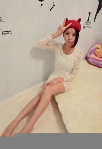韩版修身大码裙子 凸显身材露性感