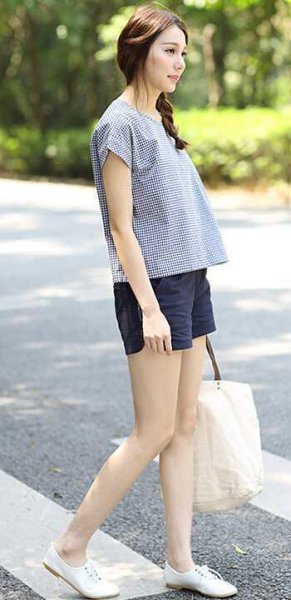 宽松日系女装上衣穿出小清新