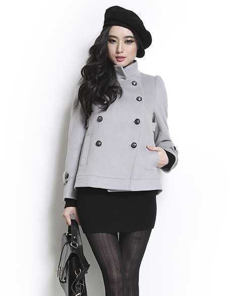 冬季经典灰色外套搭配低调又时尚