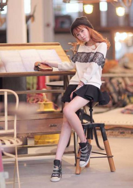 春装韩版甜美蕾丝长袖卫衣