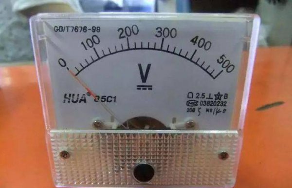 交流电压表的工作原理是什么