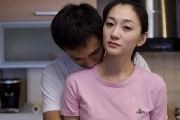 鄢颇的个人资料简介