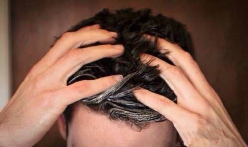 男生用发泥对头发有伤害吗