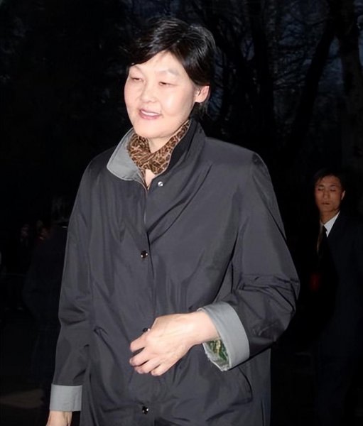 姚明母亲方凤娣