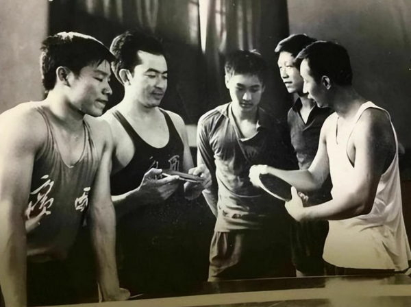梁戈亮乒乓球冠军简介