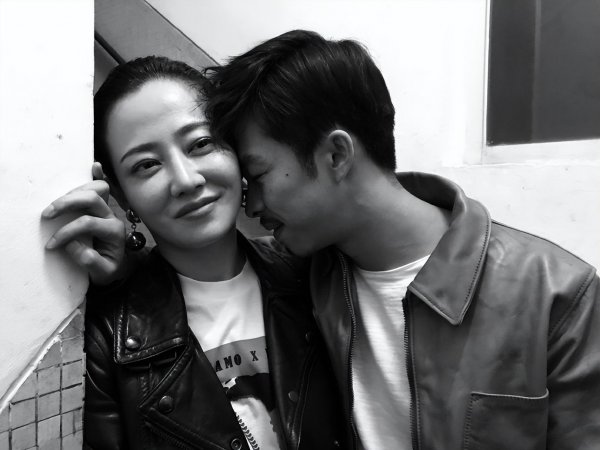 谭卓结婚了吗？40岁谭卓官宣恋情