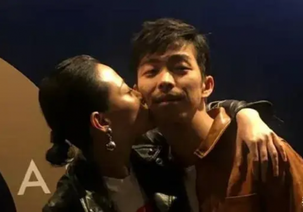 谭卓结婚了吗？40岁谭卓官宣恋情