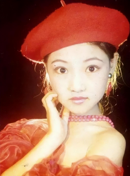 演员邓家佳个人资料