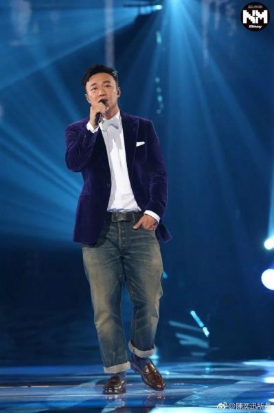 张继聪是张敬轩表舅父？陈奕迅是王祖蓝表哥？今天就来八一八TVB这些明星亲戚