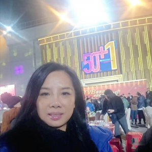 黄梓玮的个人资料：TVB御用师奶 合作成龙、周星驰 婚后幸福美满生2子老公宠成
