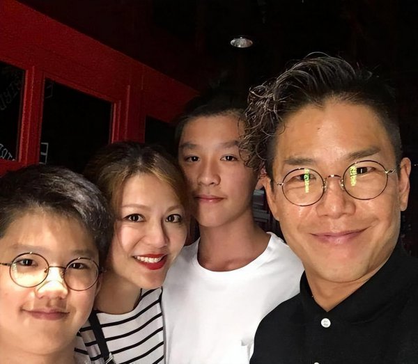 康子妮个人资料