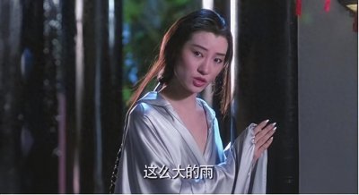 她是“香港第一鬼后” 颜值身材胜过吴家丽 如今和丈夫在美国开武馆